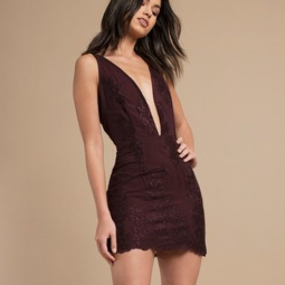 Low-back Plunge Lace Bodycon Dress